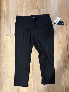 Torrid Black Active 4”High-Waistband Capris W/Tummy Control,Pockets,Compression